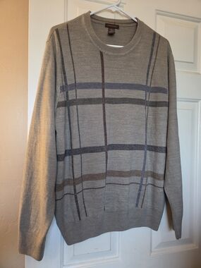 Dockers Men's Beige Plaid Crewneck Sweater